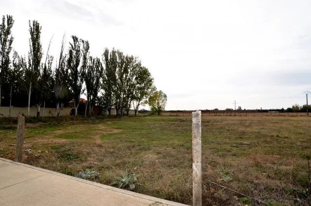 Urbis te ofrece parcela en venta cerca del Camping Regio en Santa Marta de Tormes — 4