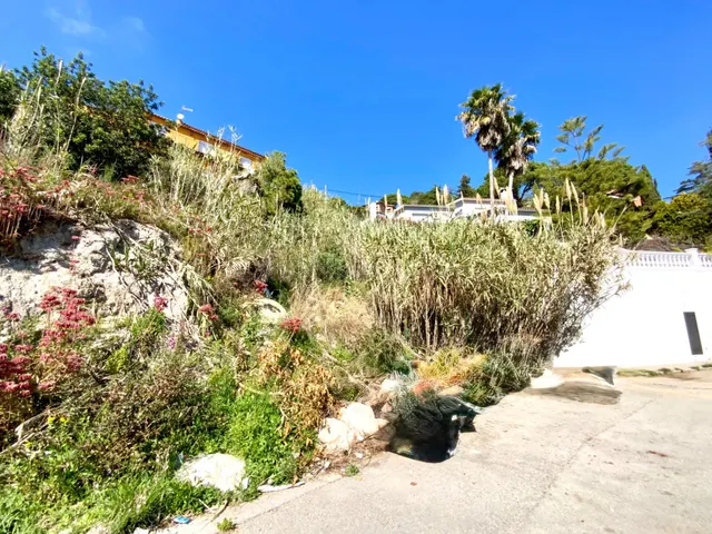 Parcela urbana en La Cisa con vistas al mar y proyecto para  - foto 4