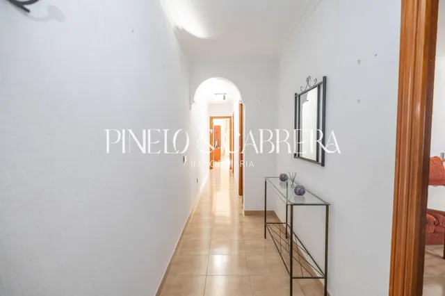 Piso en venta con terraza y ascensor en calle madrid — 19