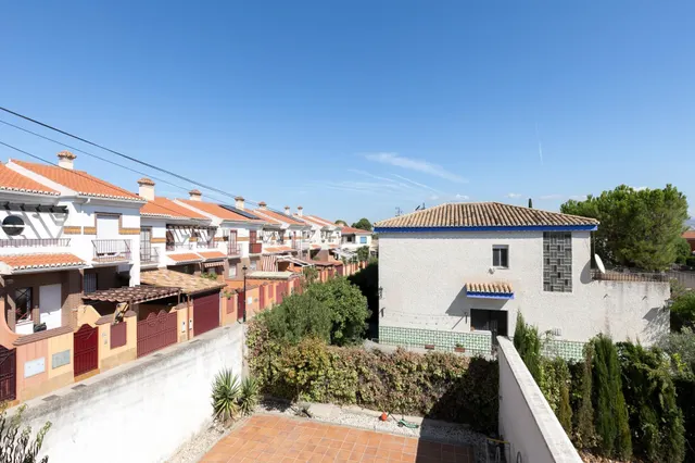 TU NUEVA VIVIENDA EN URBANIZACION EXCLUSIVA JUNTO A GRANADA — 23