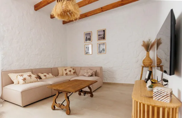¡Descubre tu nuevo hogar en el encantador casco histórico de Salobreña! — 9