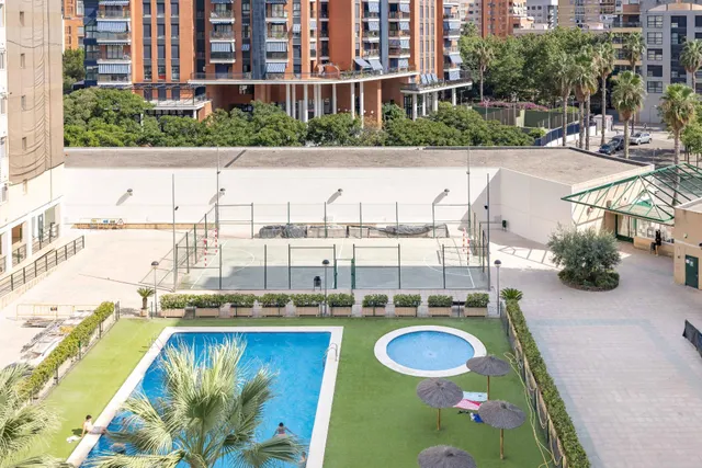 VIVIENDA CON PISCINA, PLAZA DE GARAJE Y TRASTERO — 8