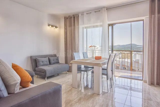 SE VENDE Moderno Apartamento Reformado en Calpe con Vistas a - foto 3