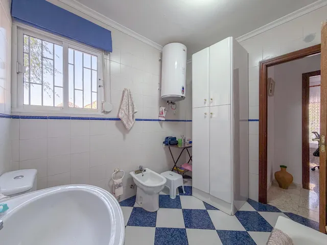 Casa independiente en la entrada de Pinos Genil. (A 10 minutos de Granada) — 23