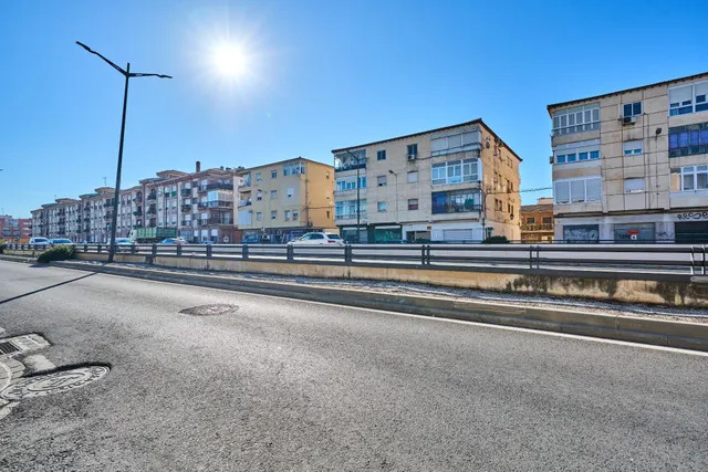 Bajo Comercial Santa Fe en esquina — 28