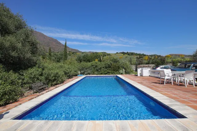Chalet 4 habitaciones 343m² en venta - Costa Del Sol — 28