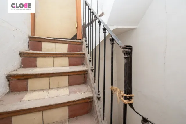 A LA VENTA EDIFICIO EN PLAZA BIB-RAMBLA — 18