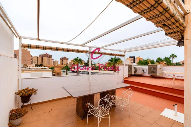 Vivienda en esquina lista para entrar a vivir en Aguadulce centro, zona Pedro Muñoz Seca. — 35