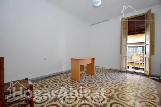 ¡OPORTUNIDAD DE INVERSIÓN! CASA CON BALCÓN Y PATIO EN EL CENTRO — 14