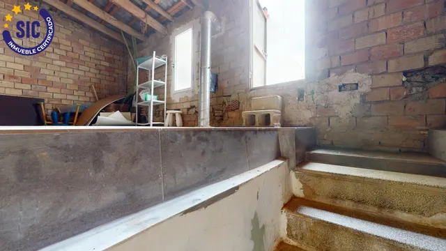 Local comercial o terreno de edificación para promover 5 viviendas y trasteros junto en la Avda. Lidon de Castellón — 29