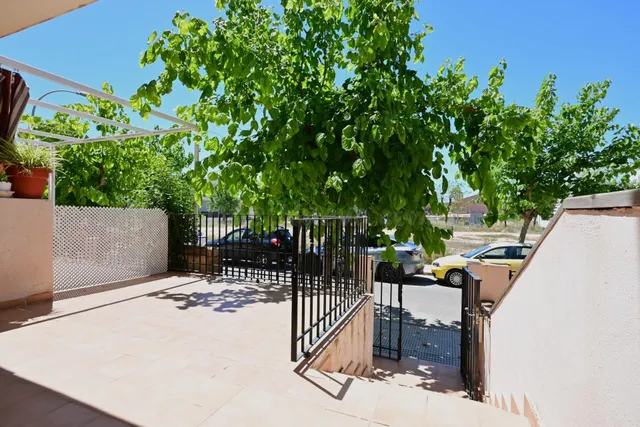 SE VENDE DUPLEX EN LOS NAREJOS A SOLO 120 METROS DE PLAYA LA - foto 2
