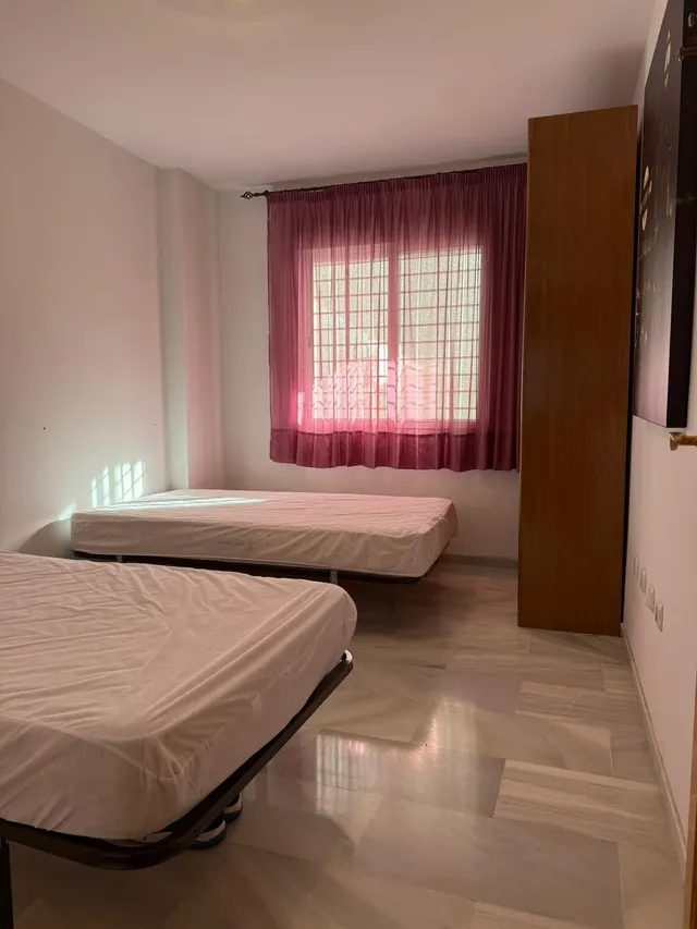 Apartamento con garaje y trastero en Calle Castañetero, 34 — 17
