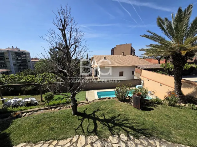 Espectacular casa con jardín y piscina privada en la ciudad de mataro — 40