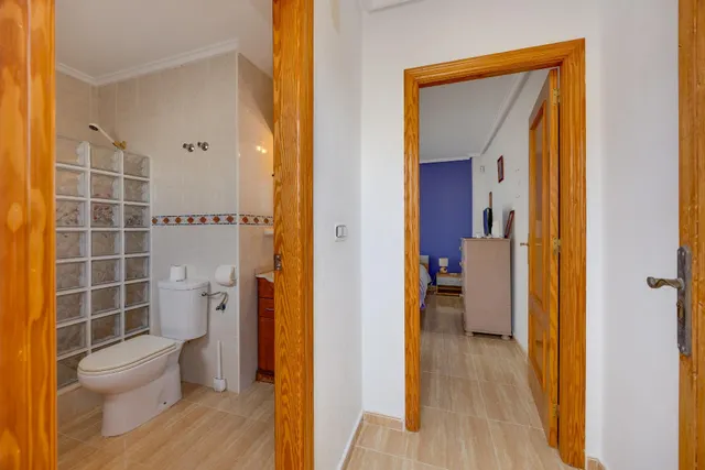 Casa en venta en Lo Crispín con 3 dormitorios, piscina, jardín y terraza cerca de Torrevieja y Guardamar — 23