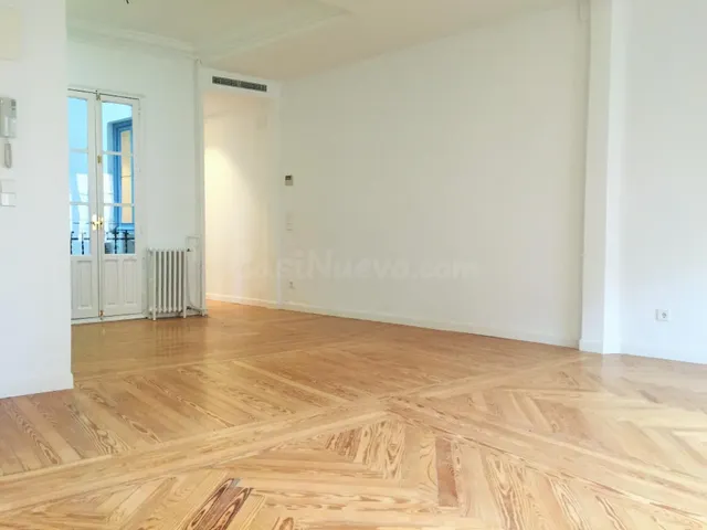 PISO EN CHAMBERÍ RIOS ROSAS