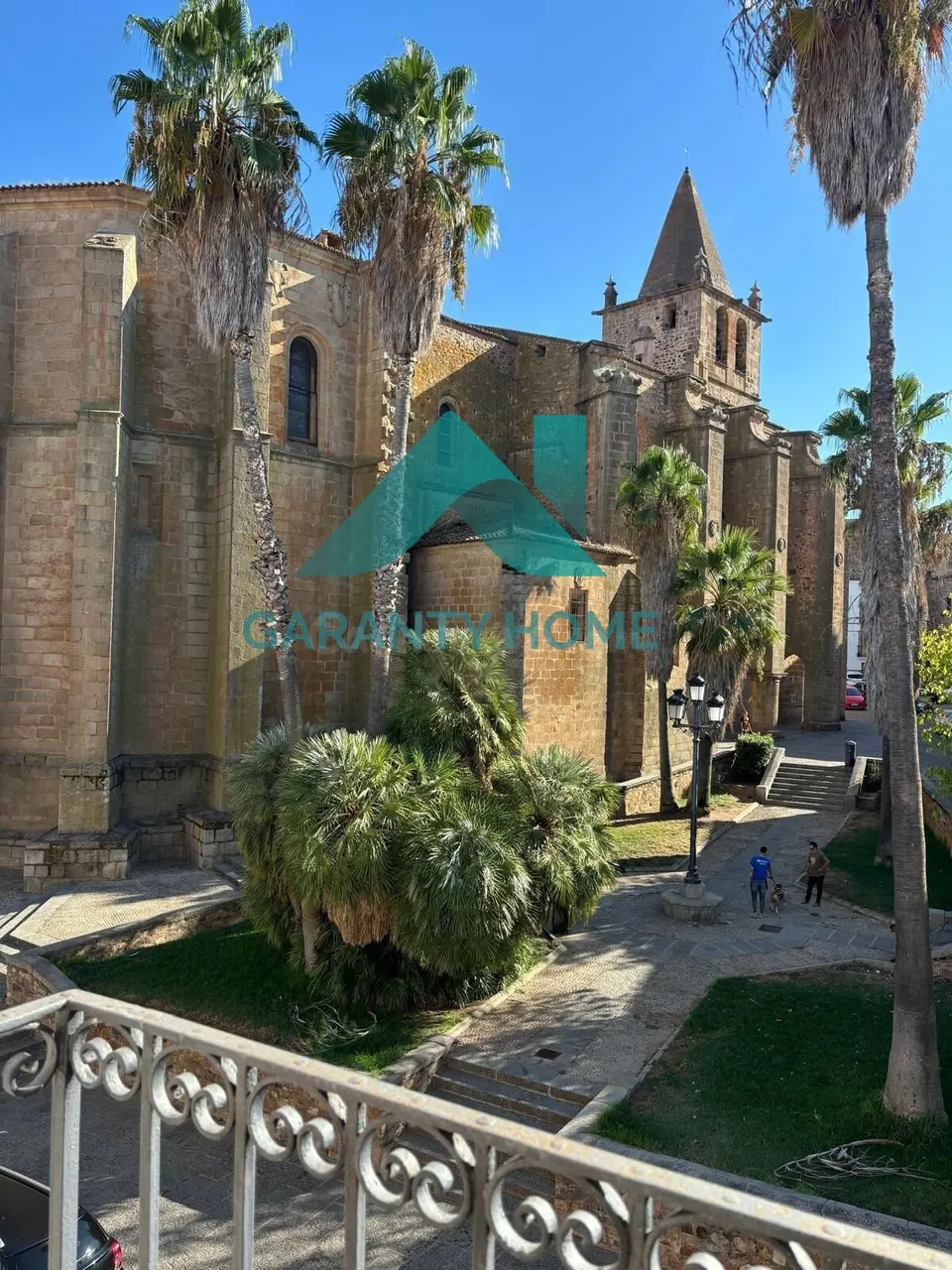 ¡PISO REFORMADO EN VENTA EN PLAZA DE SANTIAGO, CÁCERES!