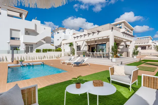 ¡¡LLAVE EN MANO!! PRECIOSA VILLA DE OBRA NUEVA EN CIUDAD QUE - foto 4