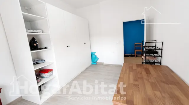 Reformado y luminoso piso cerca de la playa — 25