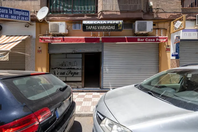 LOCAL COMERCIAL DE 106 m2 EN VENTA EN GRANADA — 19