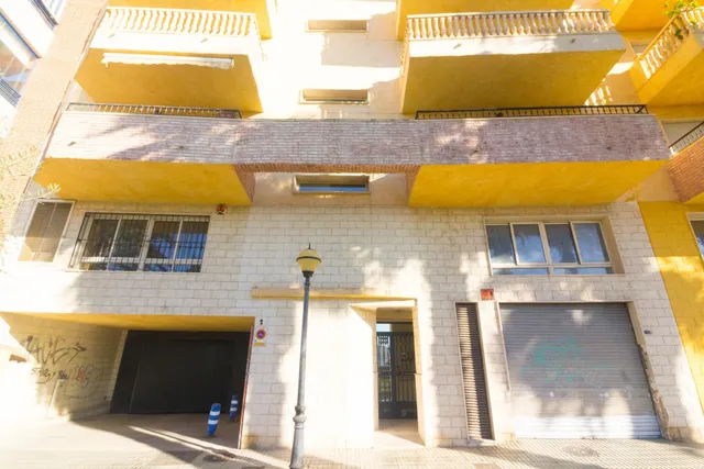 Oportunidad de Inversión en Orihuela: Entresuelo a Reformar por €60,000 — 8