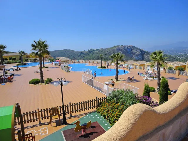 Apartamento con jardín en Cumbre del Sol — 14