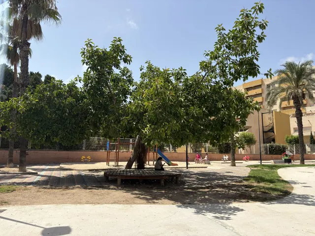 Apartamento céntrico, luminoso, y elegantemente reformado (1.ª planta). Balcón con orientación este, piscina comunitaria y a solo 800 m de Playa del Cura. — 39