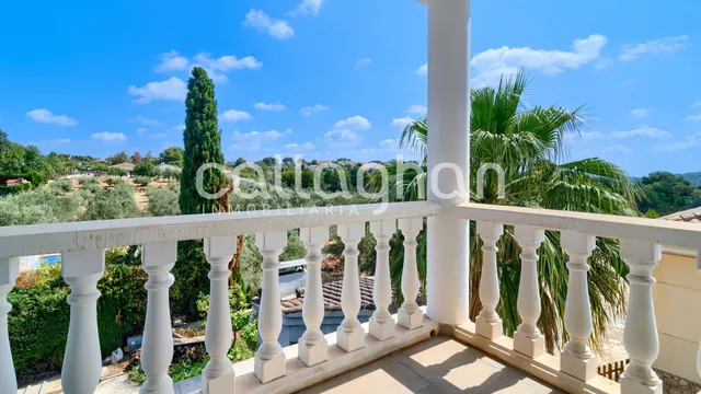 Impresionante chalet en Colinas de Venta Cabrera — 50
