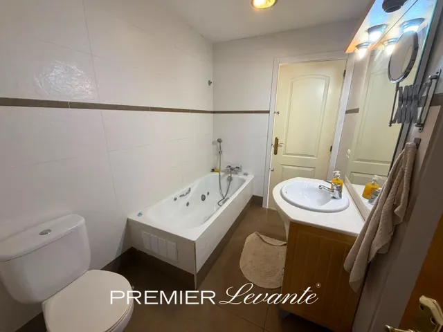 Amplio pareado en la nucia con piscina privada — 26