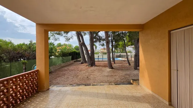 Casa unifamiliar en planta baja con piscina y parcela de 800 m2 en l’Ametlla de Mar — 10