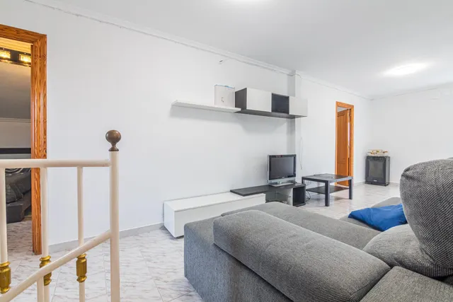 Chalet sito en Valverde con 6 habitaciones, 3 baños, piscina y garaje — 48