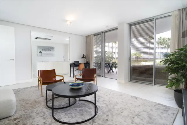 Apartamento de 2 dormitorios con vistas al mar en Estepona — 11