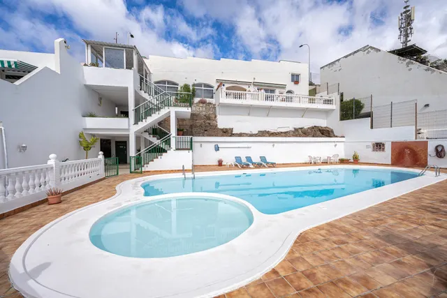 Exclusivo apartamento reformado en esquina con vistas panorámicas al océano – Corona Amarilla, Puerto Rico — 13