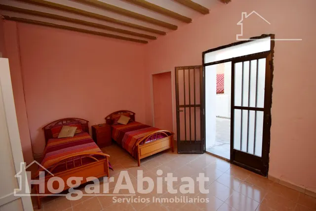 AMPLIA CASA CON 2 TERRAZAS Y GARAJE — 10