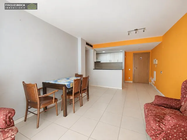 **VIVIENDA CON TERRAZA, PISCINA Y PARKING EN LA RÀPITA** ☀️ — 28
