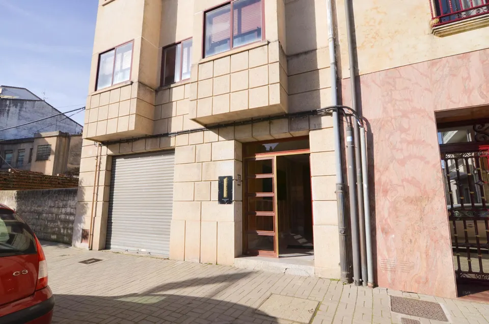 Urbis te ofrece un piso en venta en Guijuelo, Salamanca.