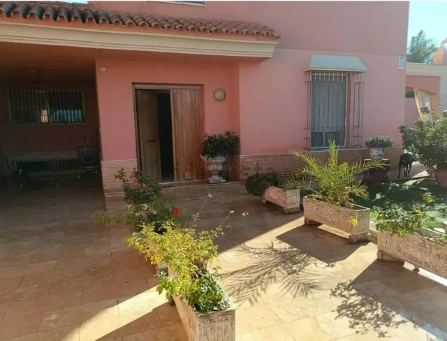 Chalet independiente en venta en Sanlúcar la Mayor — 5