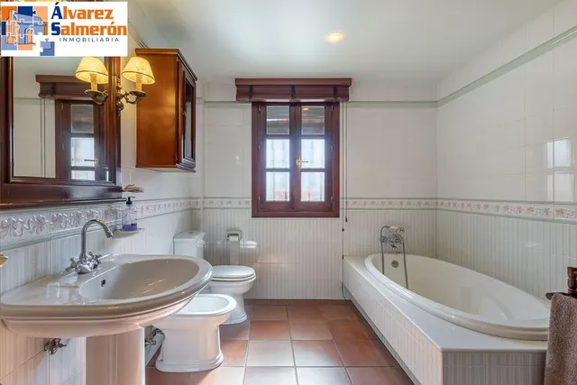 INCREÍBLE CHALET INDEPENDIENTE EN ZONA PRIVILEGIADA — 17