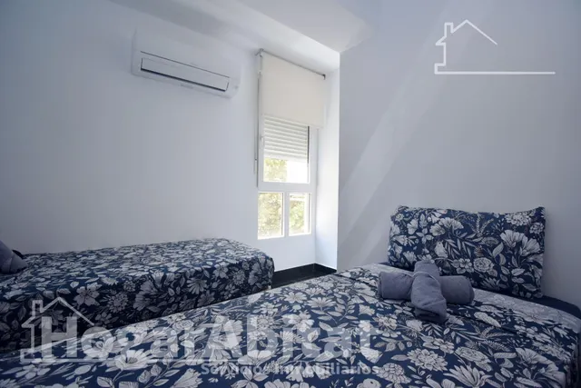 ¡Espectacular! Amplio, moderno y reformado, todo amueblado y cerca del centro — 19