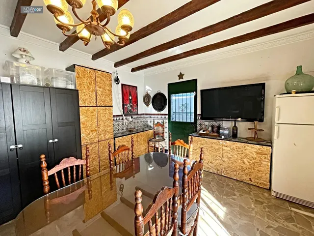 Exclusivo chalet independiente con piscina y vistas espectaculares — 13