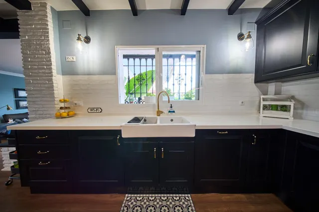 PRECIOSO chalet seminuevo con piscina en Pantano de Cubillas (Llanos de Silva) — 12