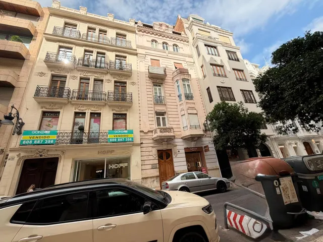 Vivienda exclusiva de 242 m2 junto al mercado de Colón en Va - foto 2
