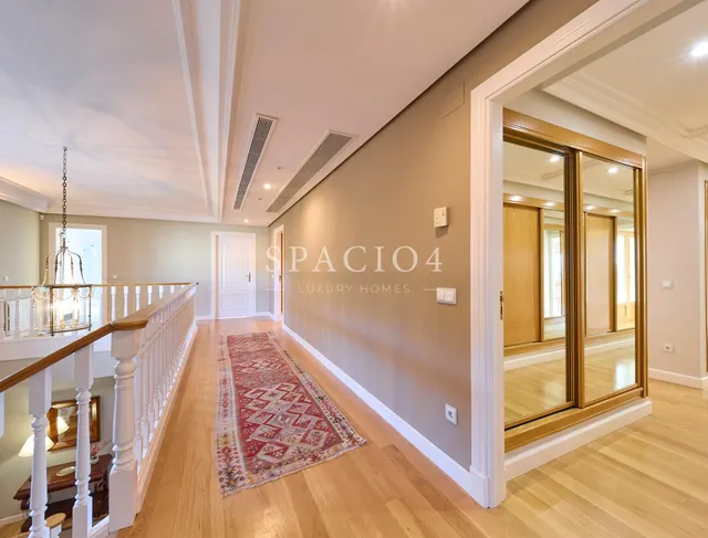 Villa de Lujo en Urbanización cerrada — 6
