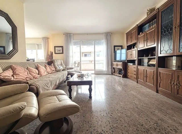 PISO DE 4 habitaciones EN CARRER ESPRONCEDA de REUS. ¡¡¡PARK - foto 2