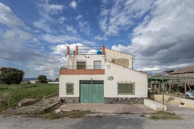 Cortijo con casa de 117 m2 y terreno de 2.312 m2 en Santa Fe — 2