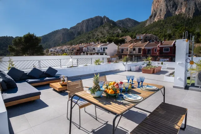 Nuevas villas de 3 dormitorios en Polop - foto 2