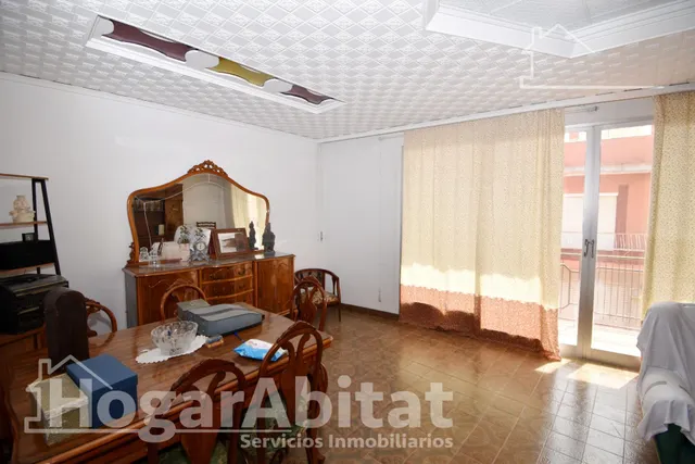 MAGNÍFICA CASA CON DOS VIVIENDAS INDEPENDIENTES Y TERRAZA, CERCA DEL CENTRO — 10