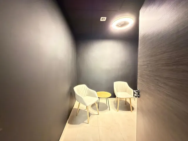 Local comercial 2 habitaciones 121m² en venta - Habaneras — 24