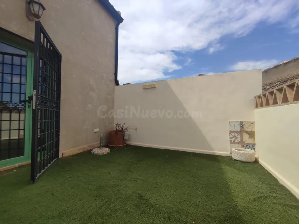 Casa tradicional reformada con terraza solárium en Pinoso (Alicante)