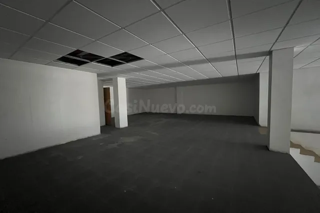 Local comercial diáfano de 140 m2 en una ubicación estratégi - foto 5