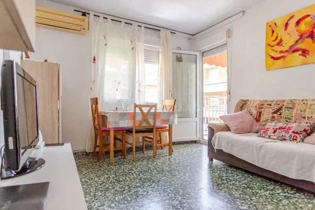 Exclusivo piso de 3 dormitorios a tan solo 40 metros de la P - foto 5
